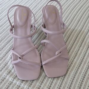 NWOT Bandolino Elegant Women's Strappy Sandals in Light Purple/Rose Size 8.5